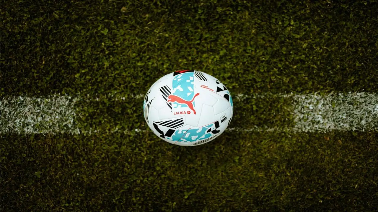 رابطة الدوري الإسباني تعلن تعديل توقيت مباراتي ريال مدريد وبرشلونة المقبلة